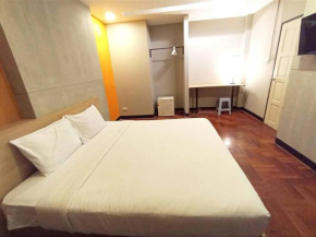 GO INN Silom BTS Surasak สถานีสุรศักดิ์ X